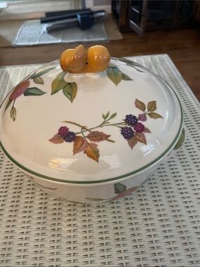 Royal Worcester Decorative Fruit-Top Ceramic Serving Bowl -